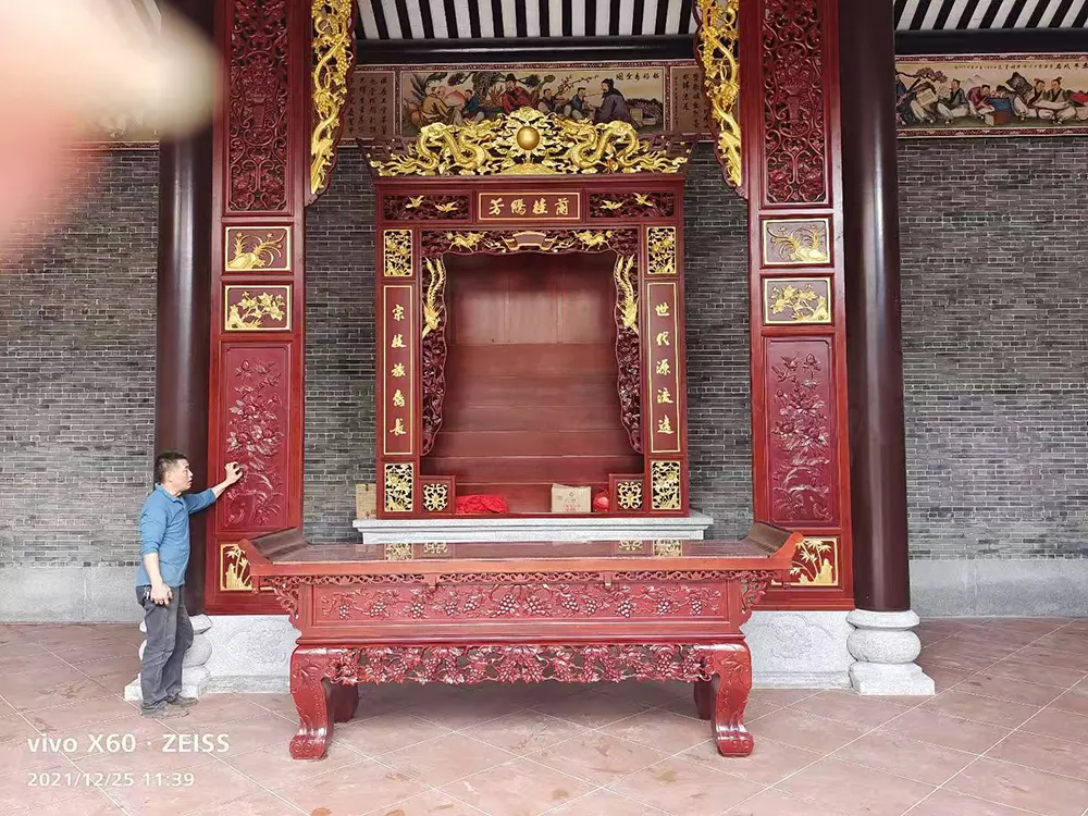 Wooden main hall construction3