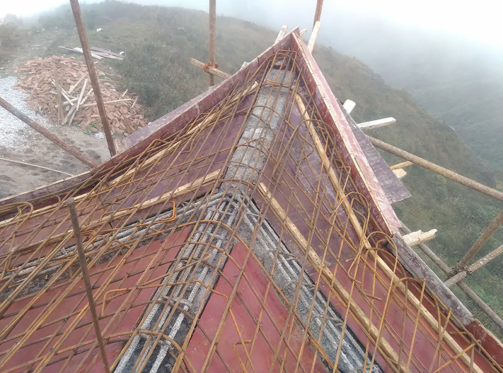 Reinforcing steel for upturned eaves