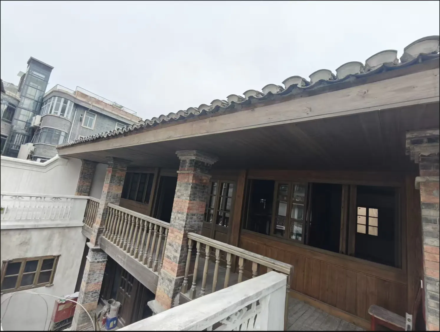 Wooden main hall construction5